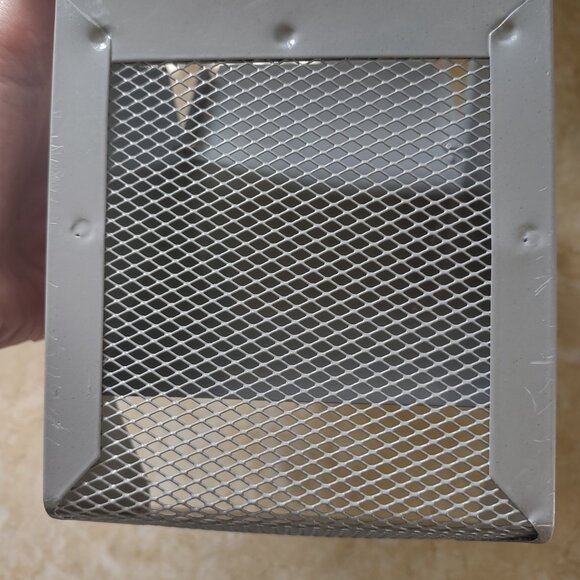 Small Pet Hay Feeders - Picture 3 of 13